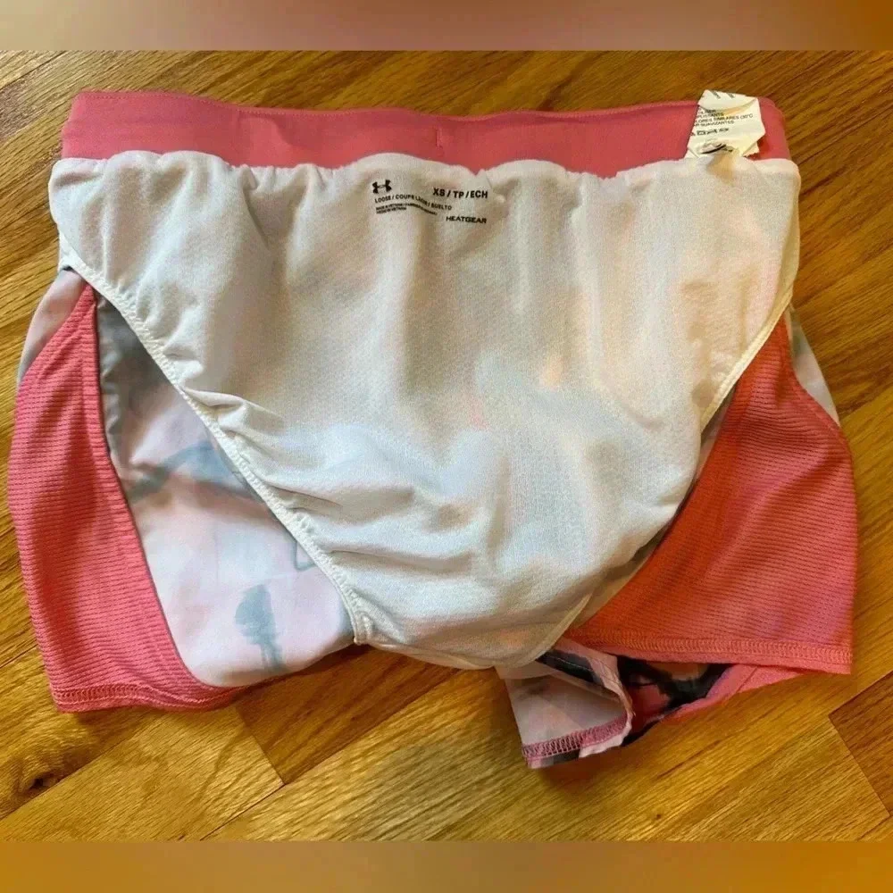 Under Armour Loose Heat Gear Shorts - Picture 4 of 6